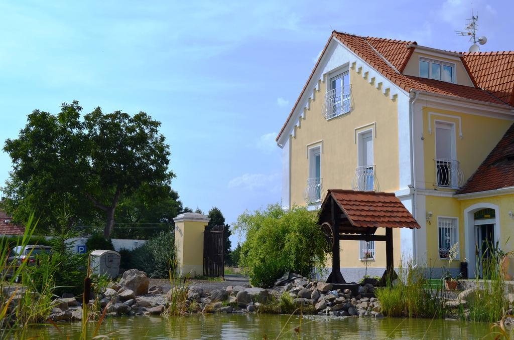 Holiday Centrum Zatec  Bagian luar foto