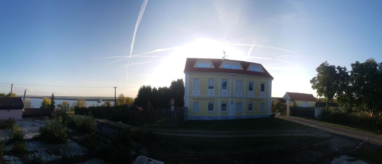 Holiday Centrum Zatec  Bagian luar foto