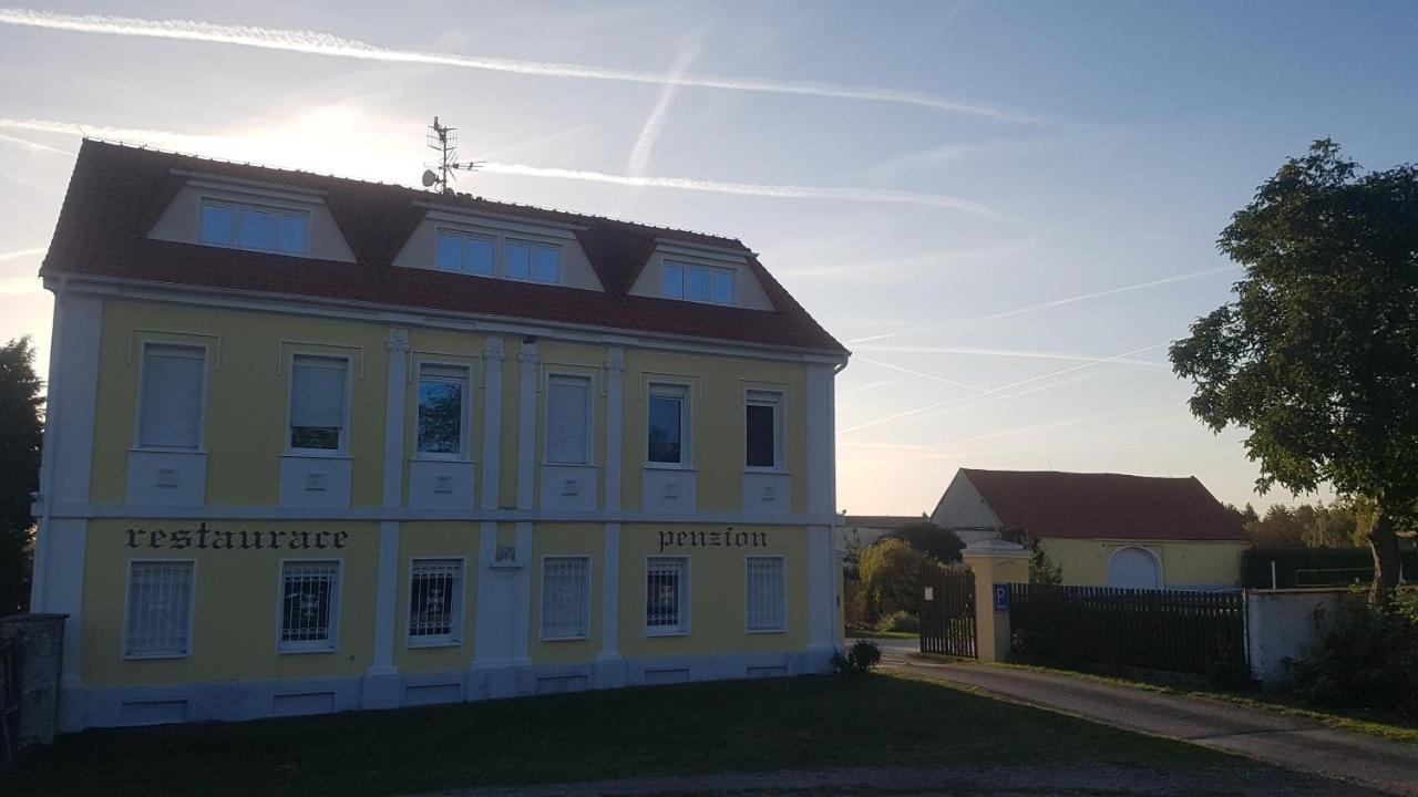 Holiday Centrum Zatec  Bagian luar foto