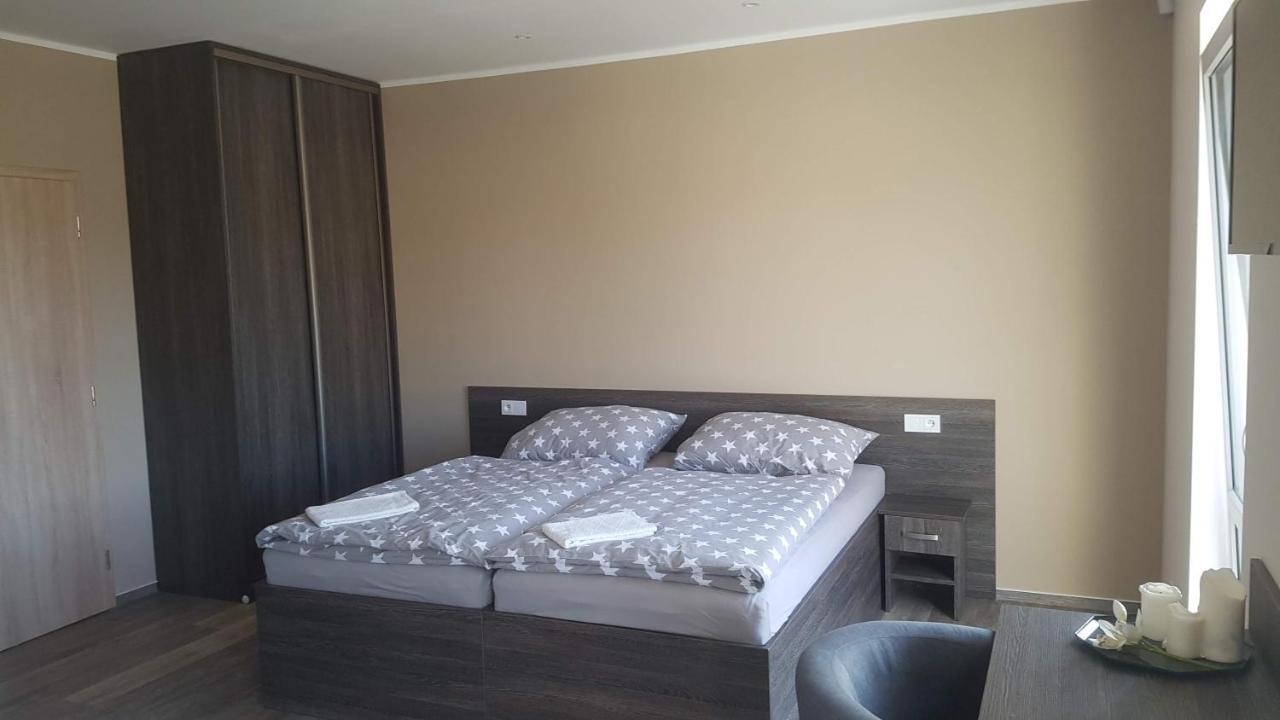 Holiday Centrum Zatec  Bagian luar foto